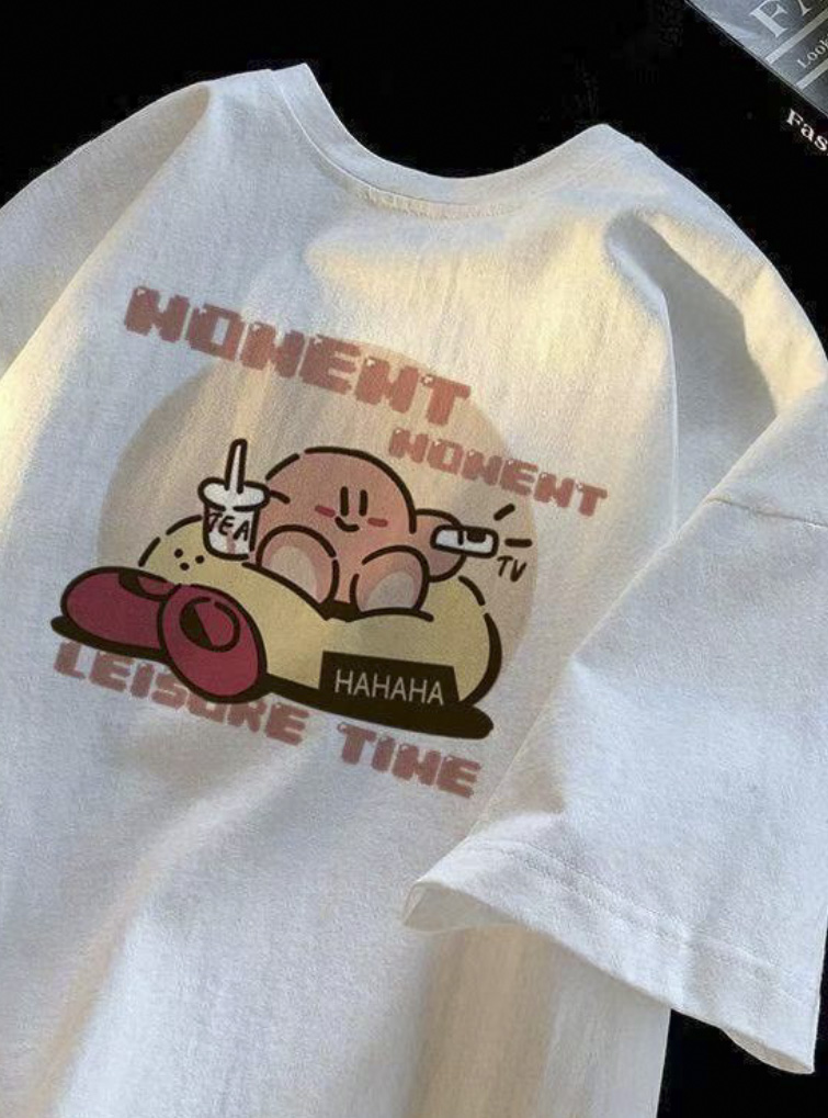 白色卡通印花T恤实拍有褶皱