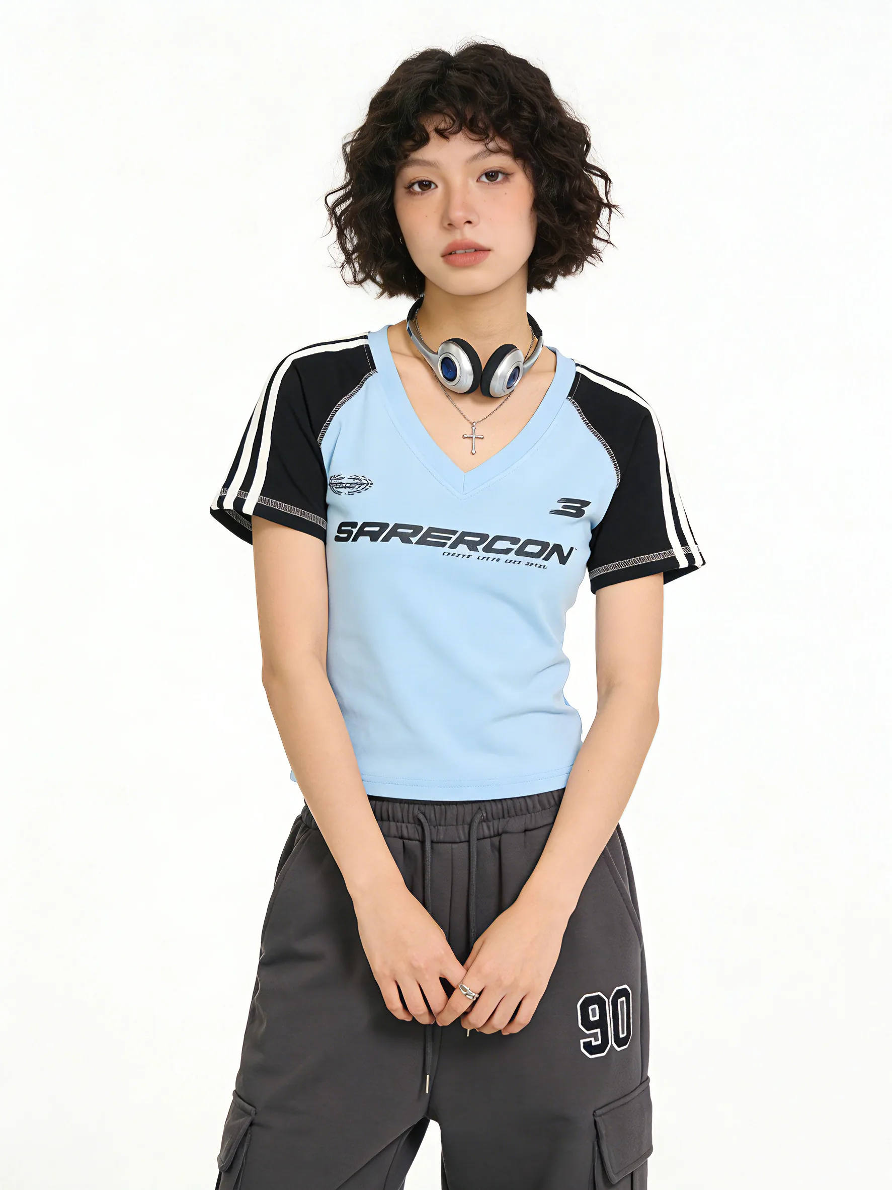 第二组换装后,服装自然贴合模特身形 第二组换装后效果