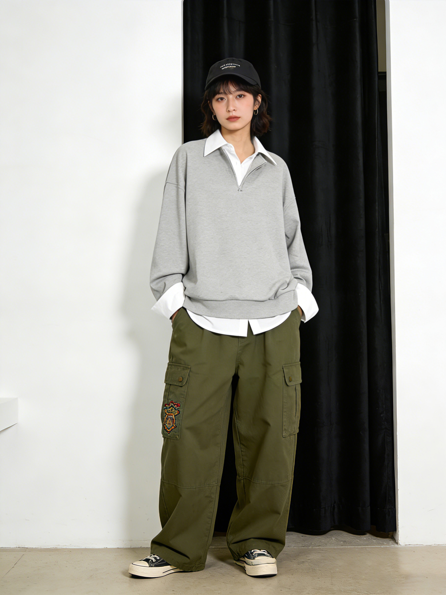 女模特原穿灰色Polo半拉链卫衣