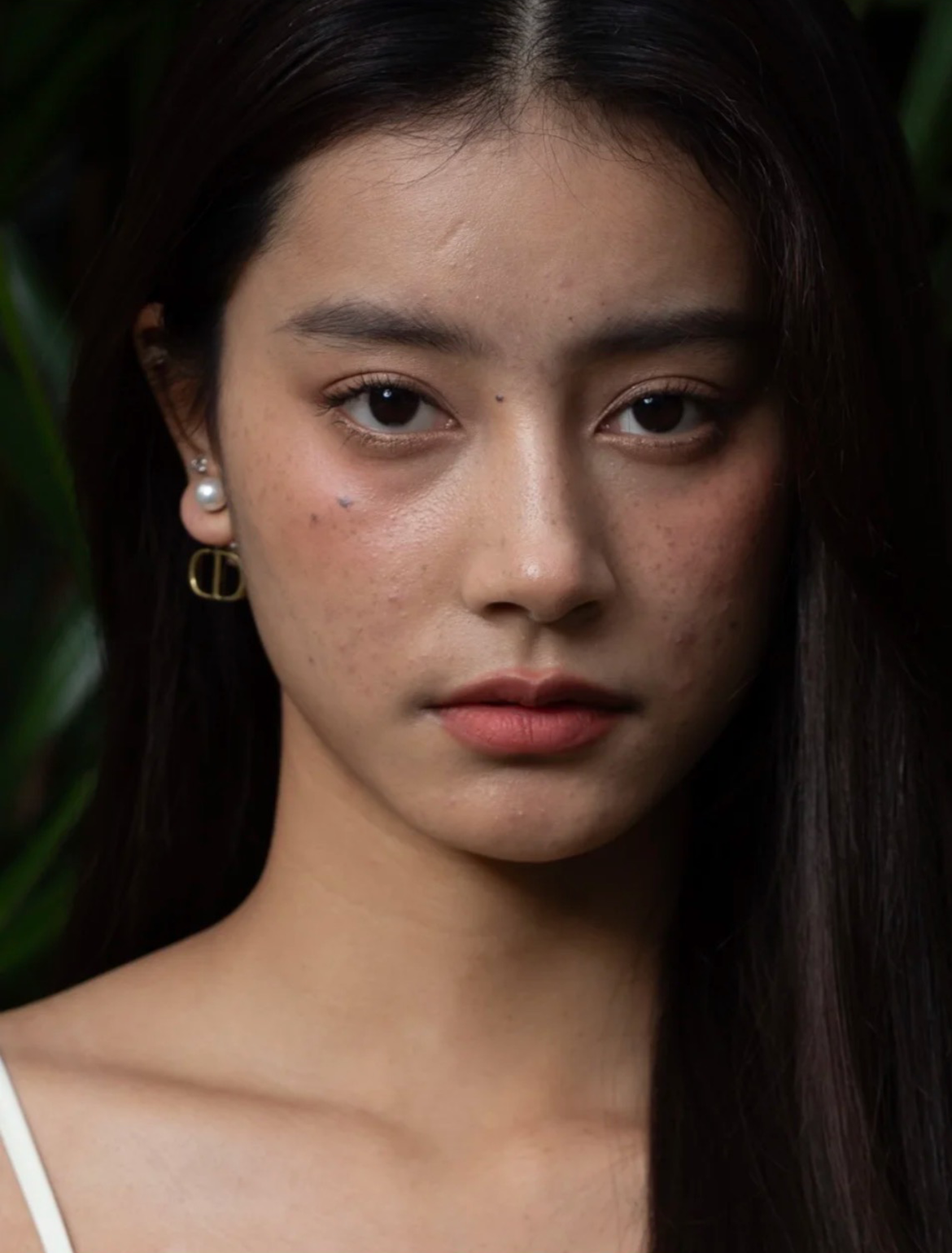 人像精修前面部有瑕疵