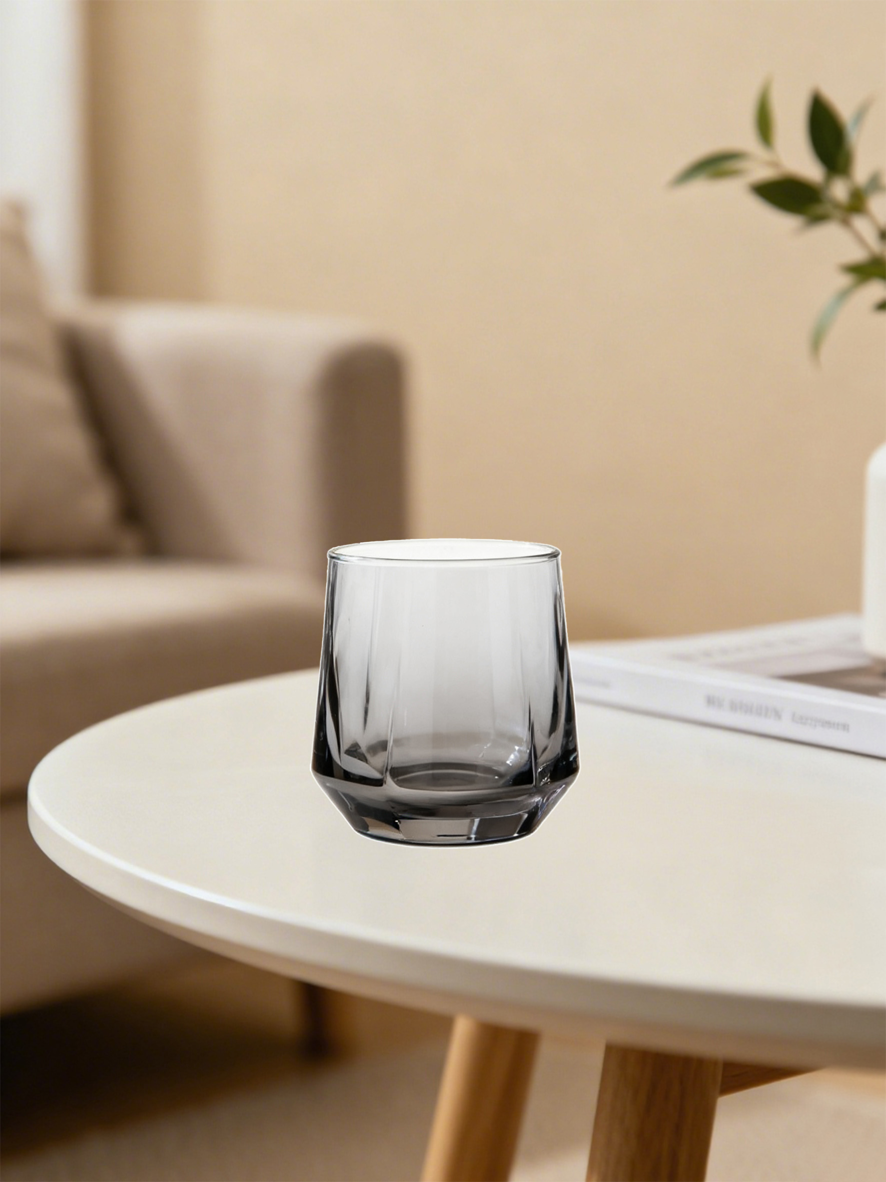 玻璃杯与客厅场景合成前状态