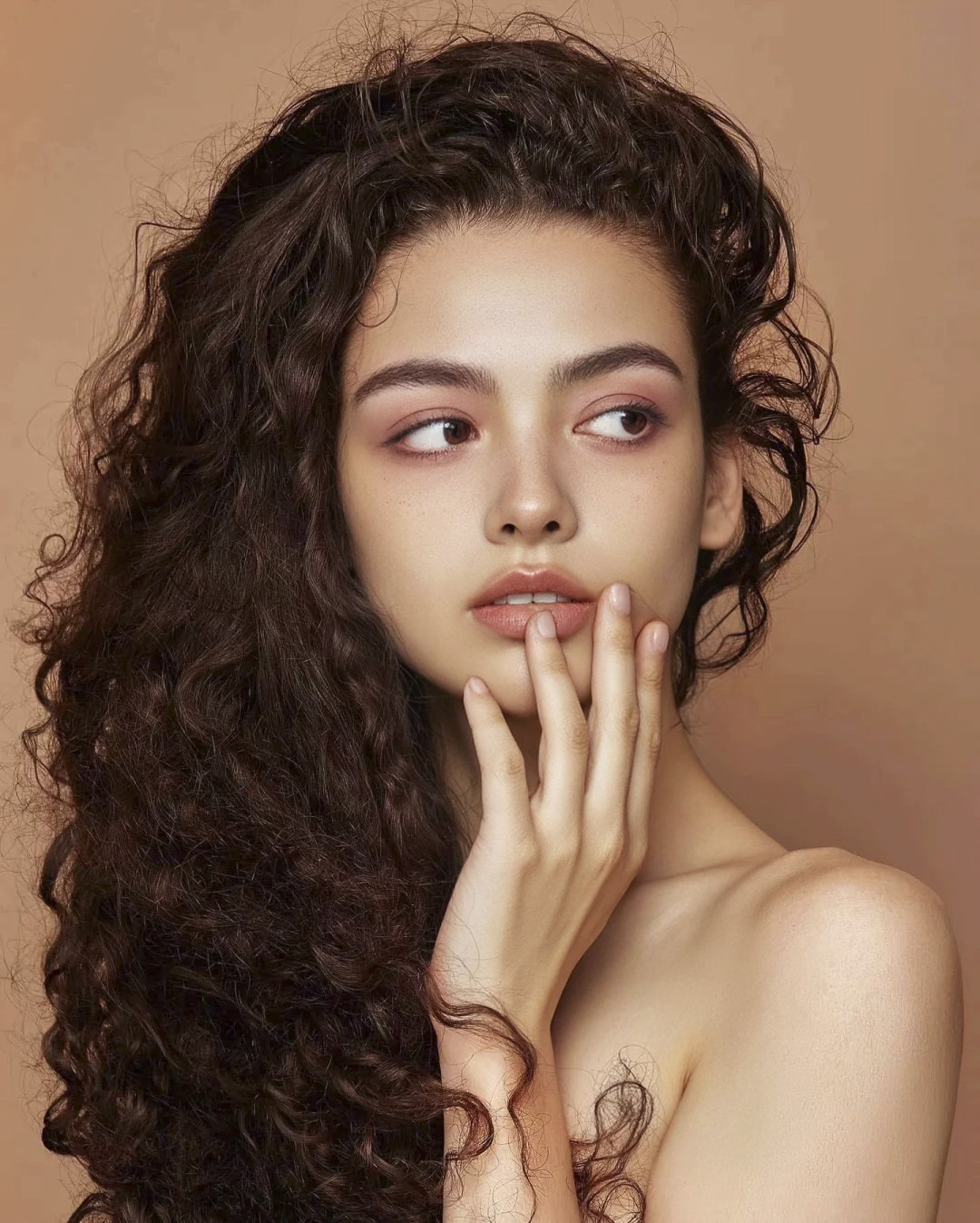 人像修图后皮肤干净自然