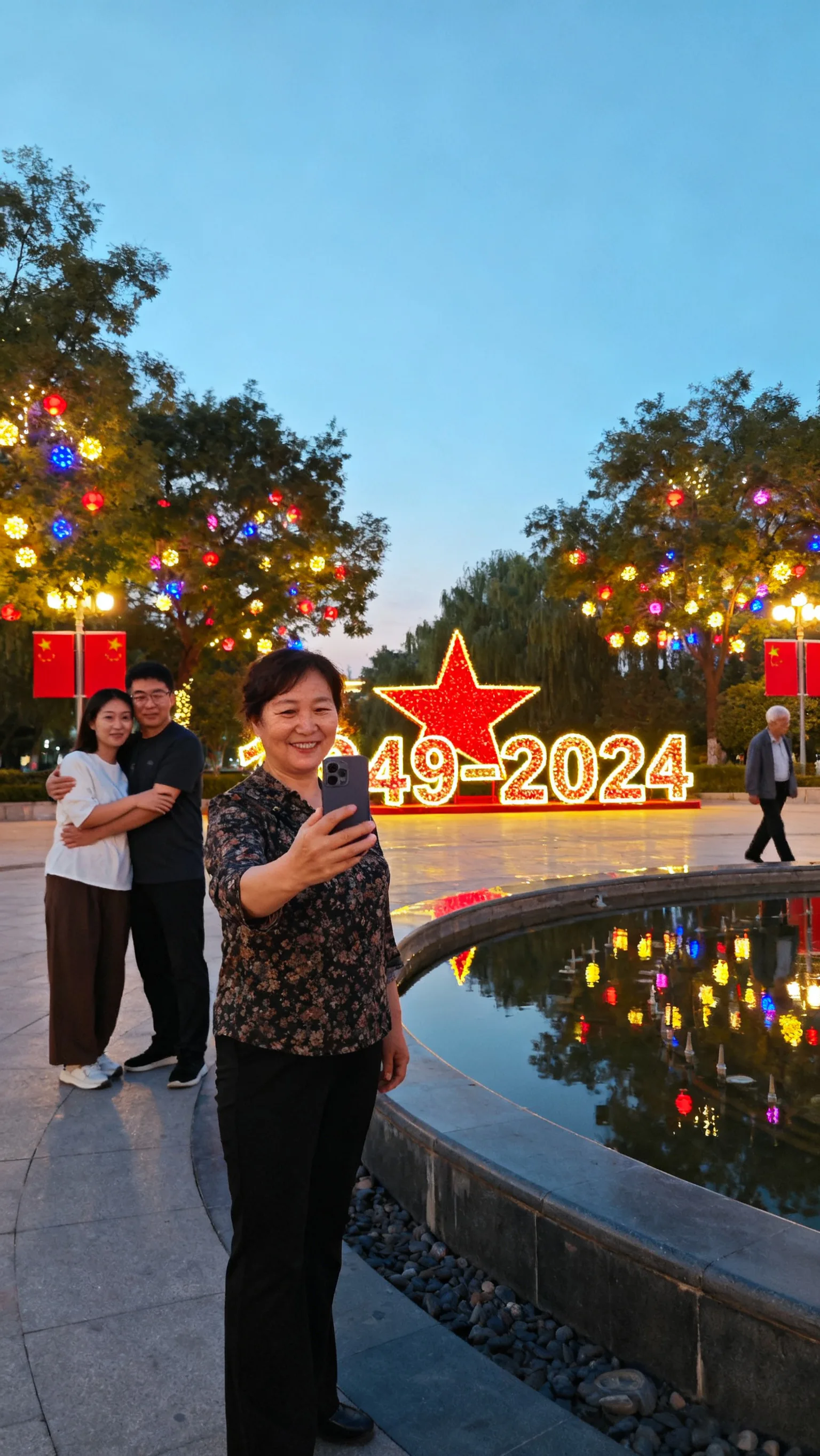 第二组消除前:另一张有路人的出游照 第二组消除前